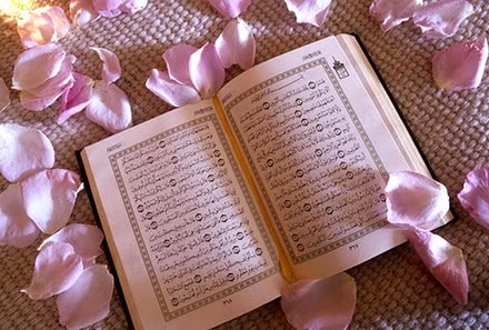 Wahai Muslimah, Akrablah dengan Al Quran