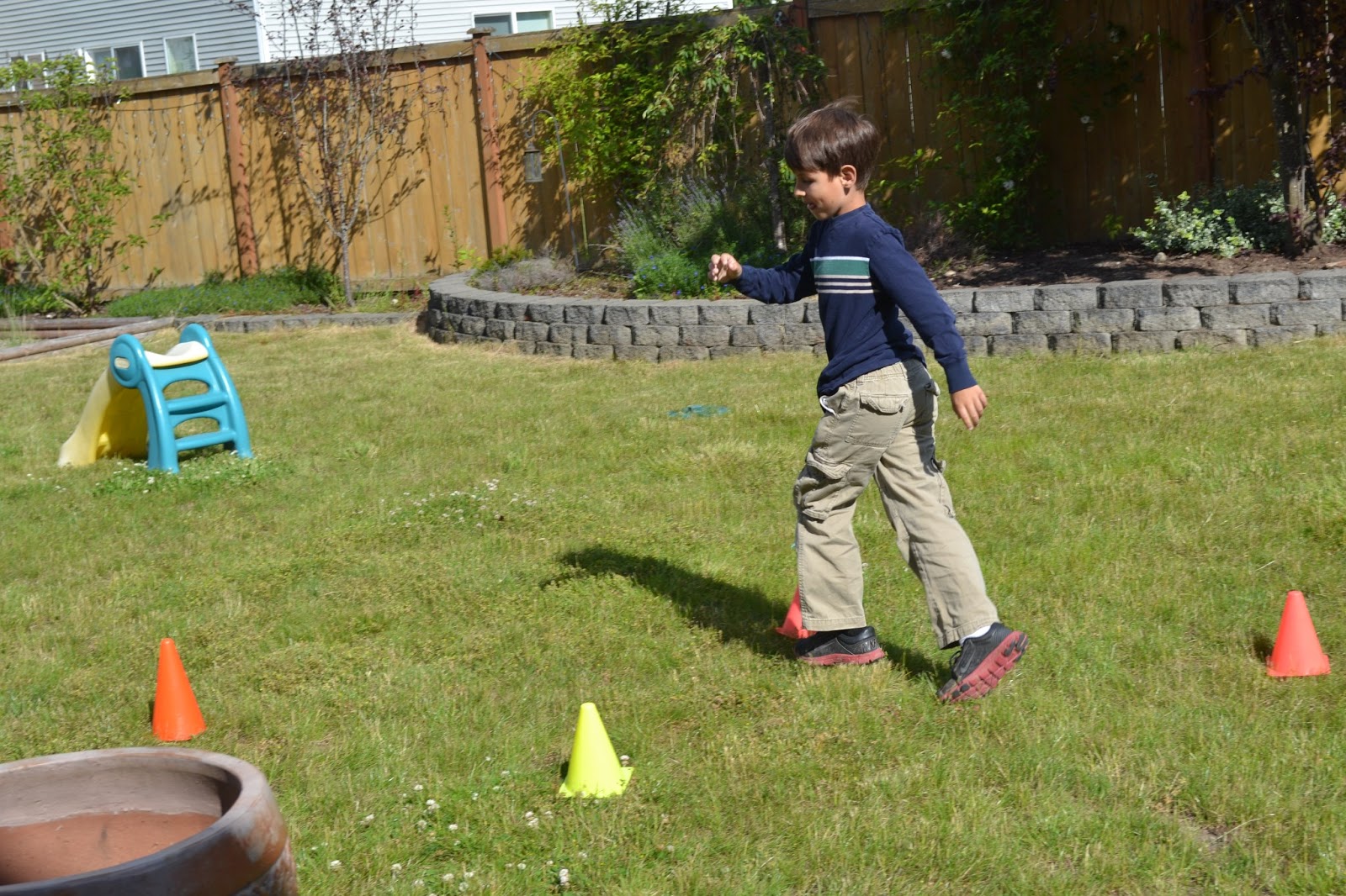 Frank Academy of Awesomeness Super easy backyard obstacle course