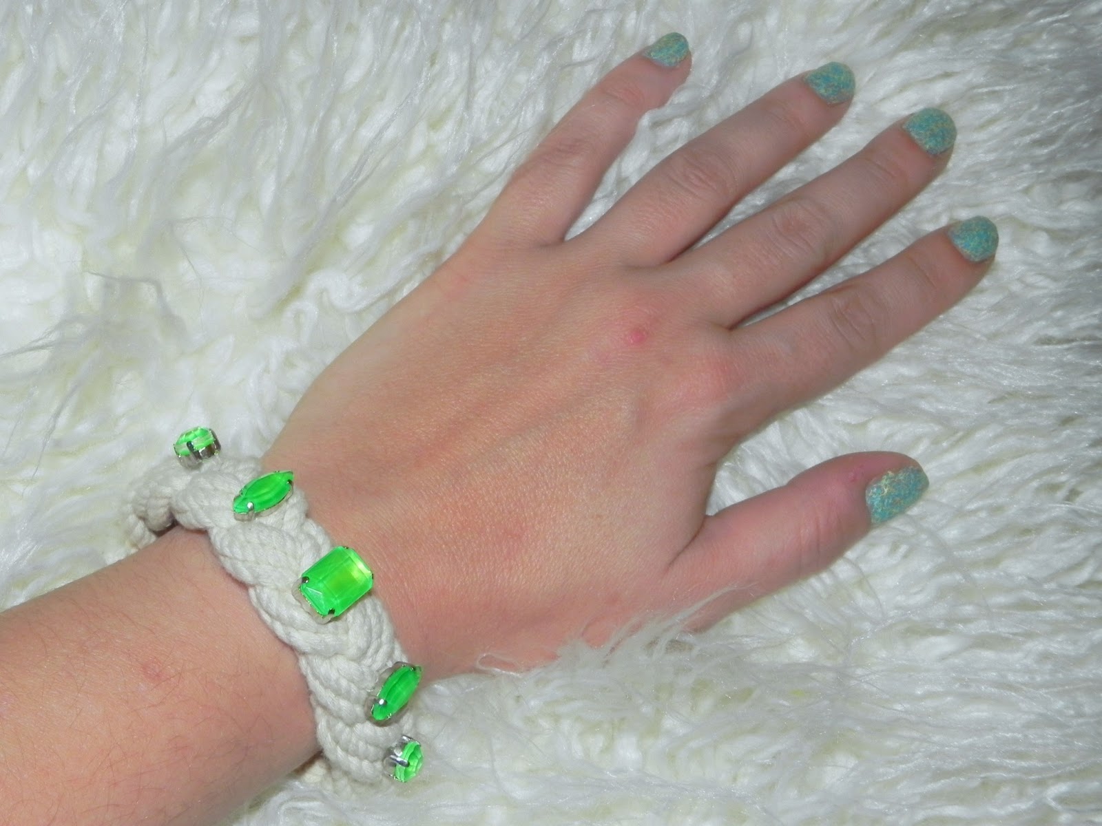 Smart n Snazzy DIY Emerald Bling Sailor's Knot Bracelet