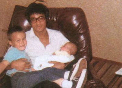 bruce lee with his children