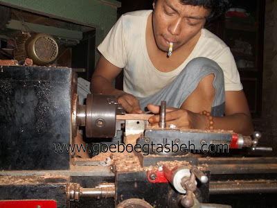 GUBUG TASBIH DAN KARYA SENI KAYU BERTUAH KAYU LANGKA: Oktober 2010