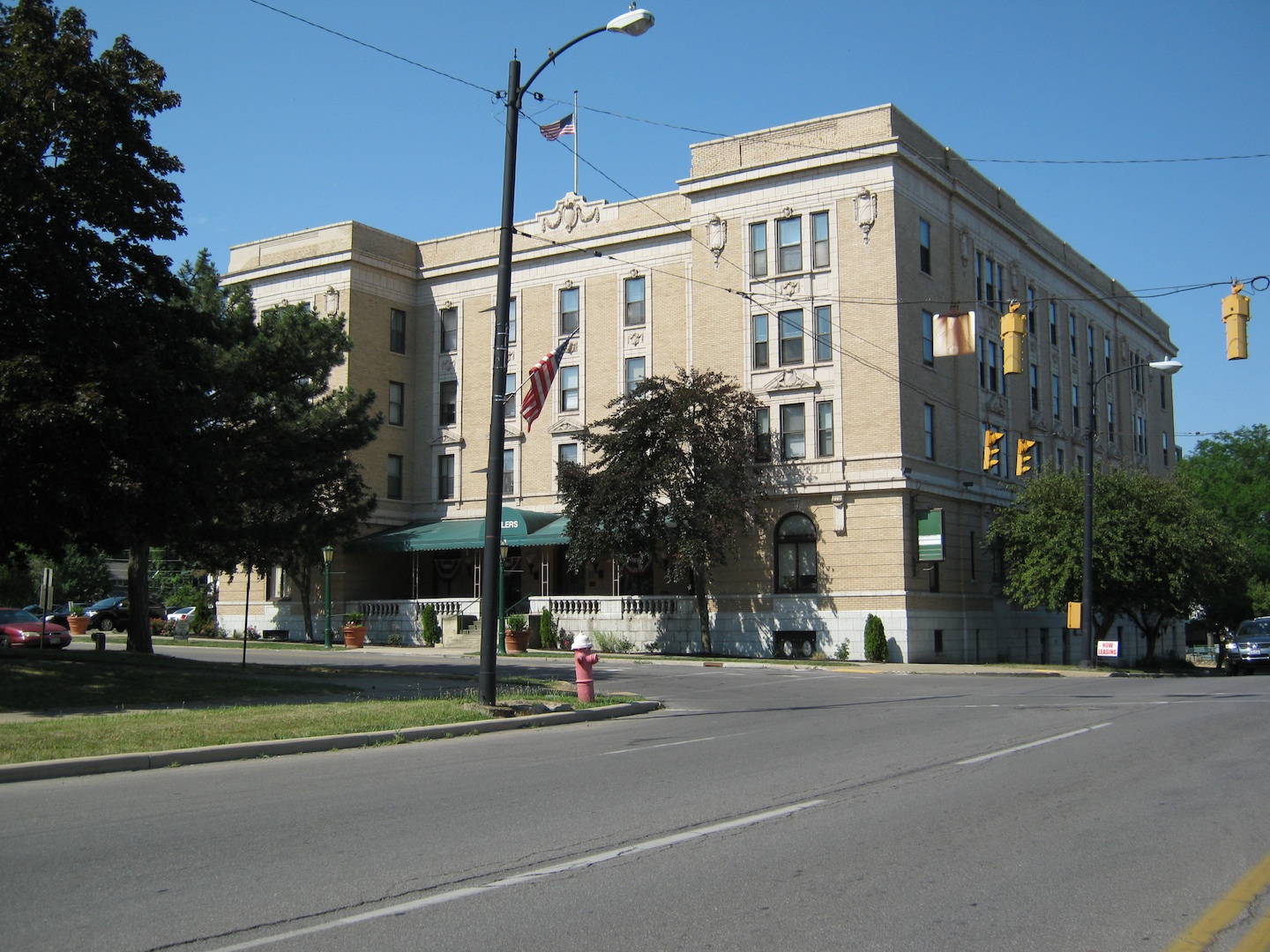 Brady's Bunch of Lorain County Nostalgia Hotel Antlers Then & Now
