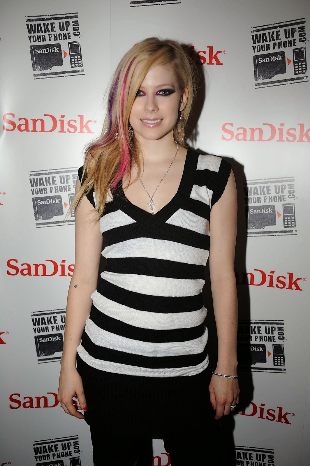 Avril Lavigne Wallpapers Free Download