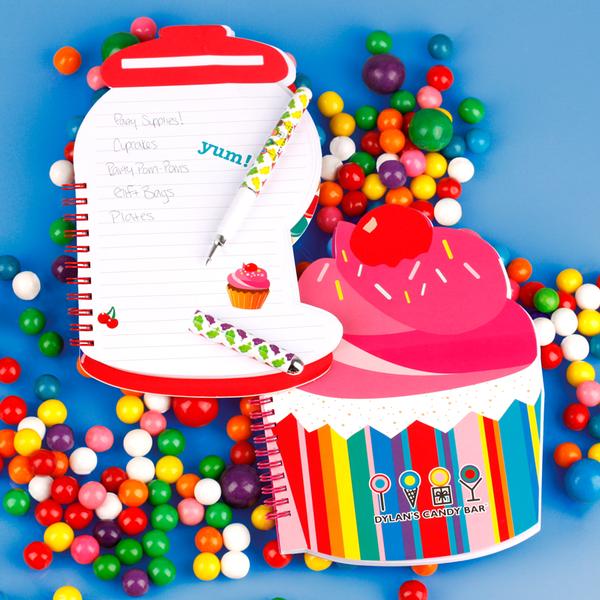 Lilli est friand de a blog of cute Dylan's Candy Bar scented notebooks