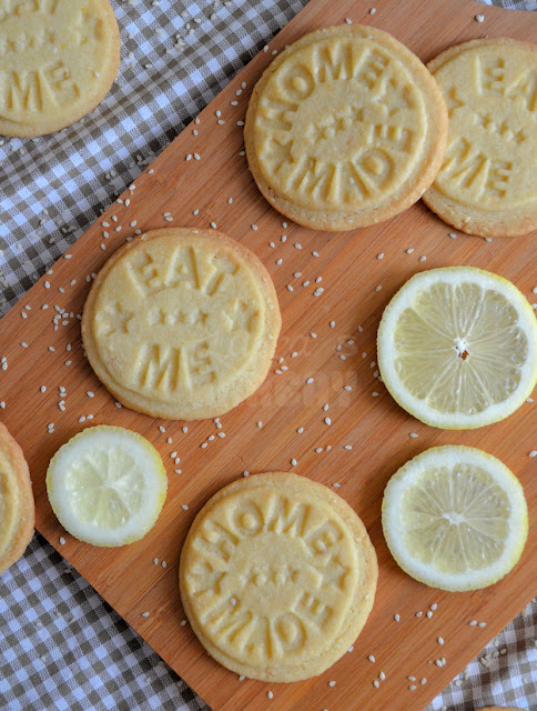 http://2.bp.blogspot.com/-StOnCnkS2Wo/UIKF5518jQI/AAAAAAAACLM/h02Jb1iyQNo/s640/Citroen-sesam+koekjes+2.jpg