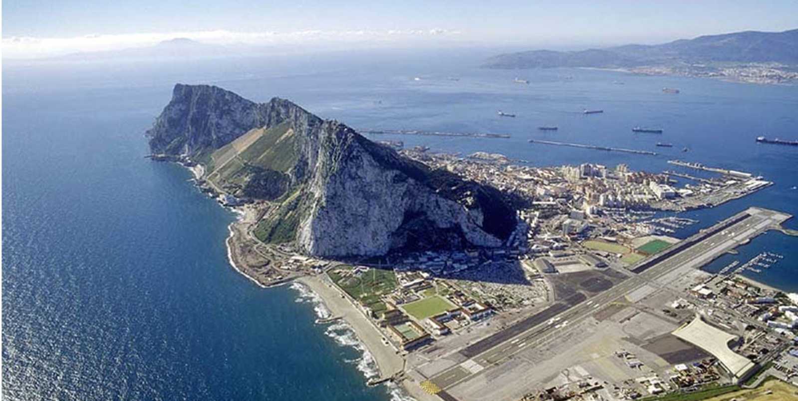 http://2.bp.blogspot.com/-Stbtbzqh-iE/UPlcLEGBg_I/AAAAAAAAVhI/z9oSBJummBs/s1600/Gibraltar%2BAirport%2Bby%2B3DReid%2Band%2Bbblur%2BArchitecture03.jpg