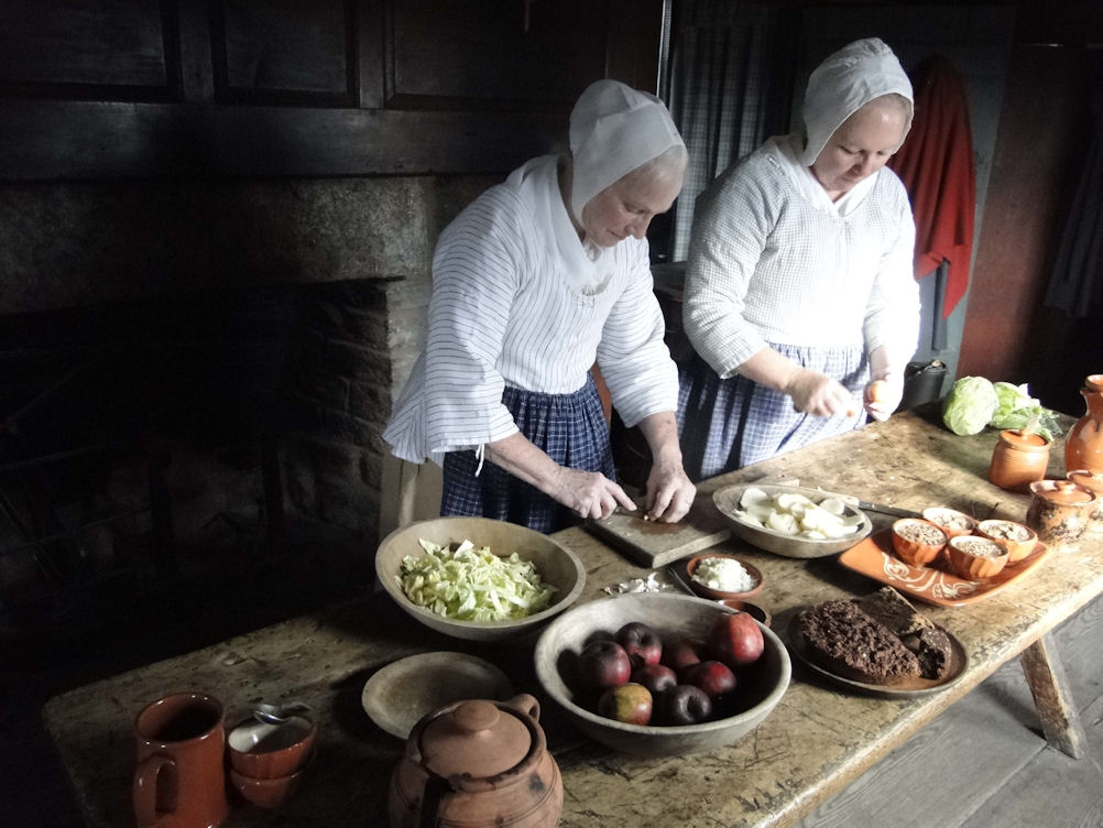 Passion for the Past Cooking on the Hearth The Colonial Kitchen
