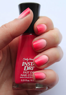 Fundamentally Flawless: Coral Pink Gradient Nails