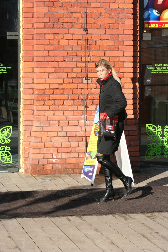 Jeans And Boots Streetshots Girls In Jeans Boots Or Overknees