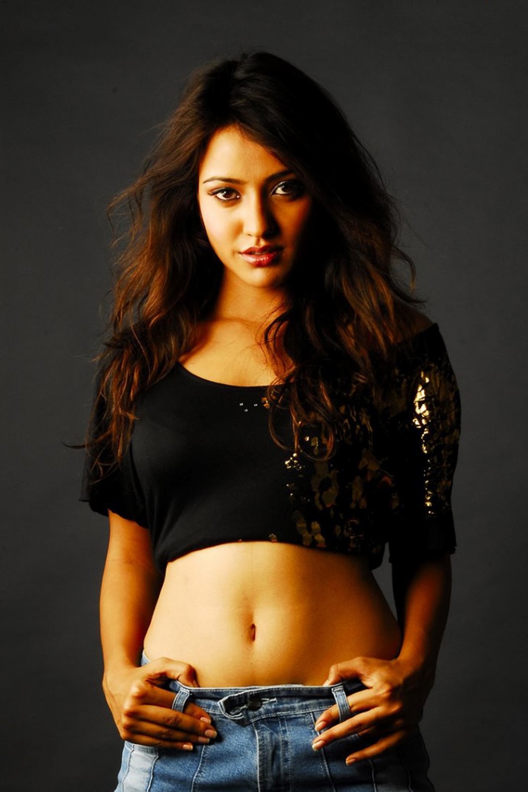 Neha Sharma Sexy Bollywood Actress | HD Wallpapers
