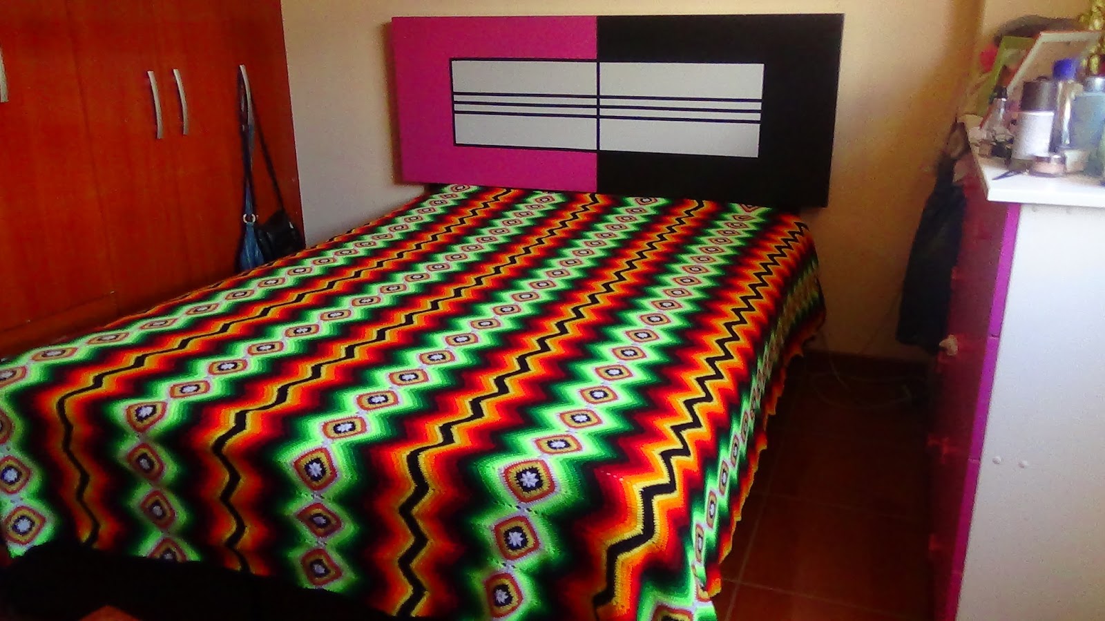 TEJIDOS OLGA HUAMAN colcha tejido a crochet modelo "ANACONDA"