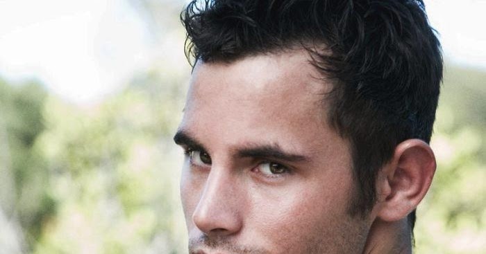 Daily Bodybuilding Motivation: HOT CHEST MODEL LUKAS VICK