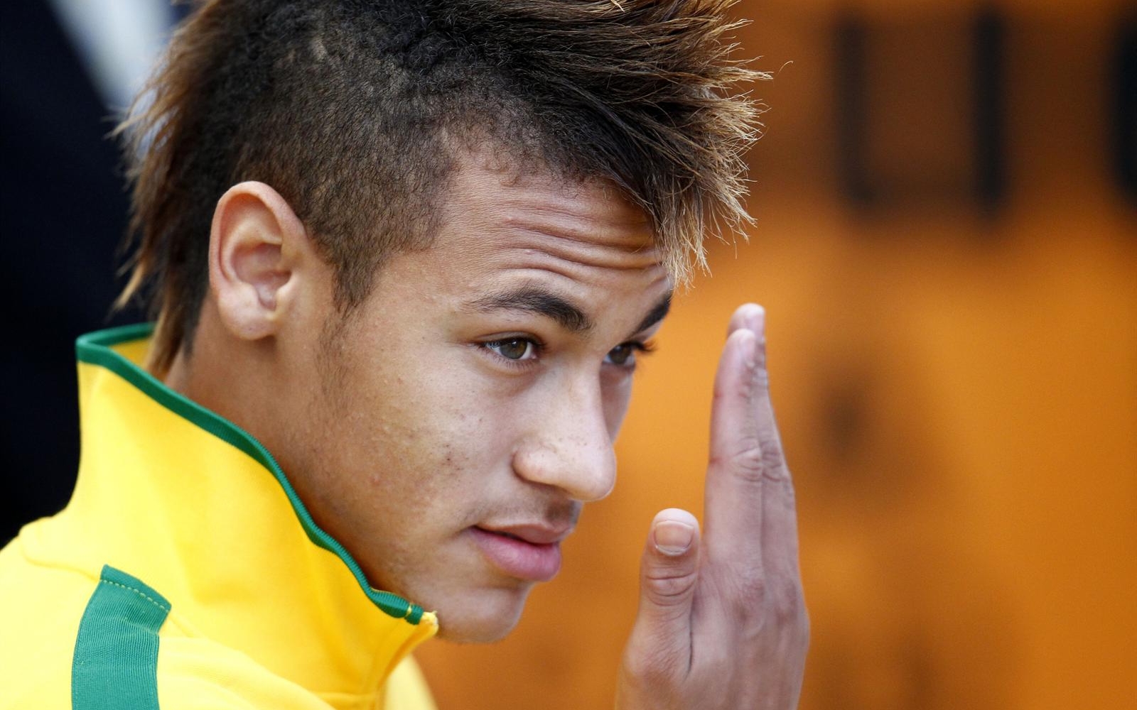 Neymar Da Silva Hairstyles Photos Collection