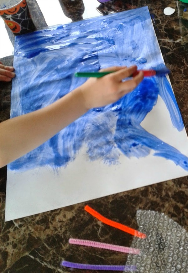 Bubble Wrap Jellyfish Craft for Siblings