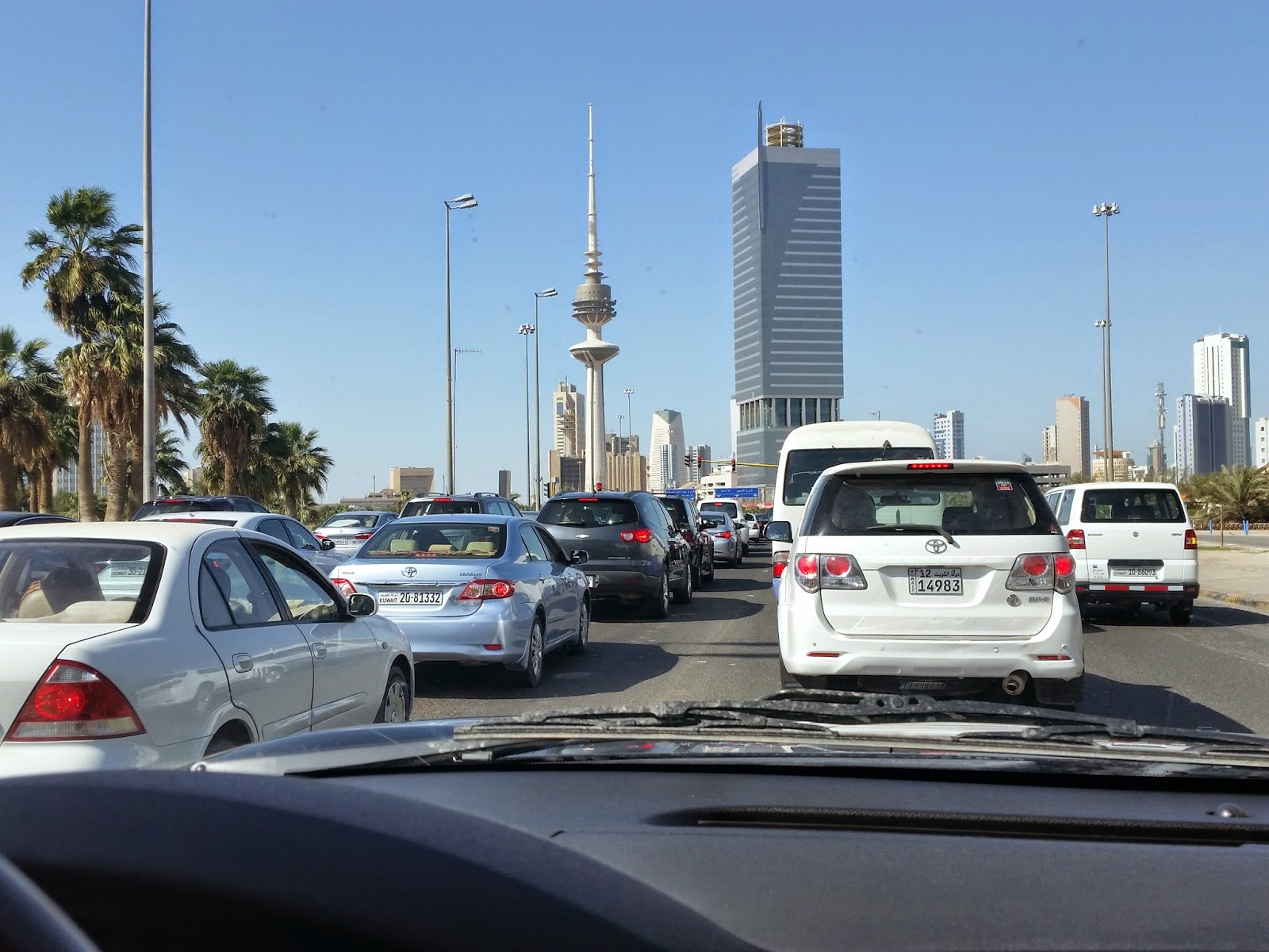 Life in Kuwait Blog Traffic in Ku'wait'