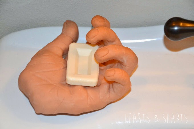 http://heartsandsharts.com/sculpey-soap-dish/