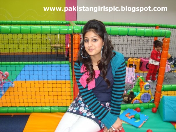 Pakistani girls pictures gallery: pakistani mianwali girls