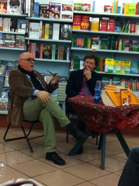 "FITTE NEBBIE"  alla Libreria Giunti di San Martino Siccomario (24-11/2012)