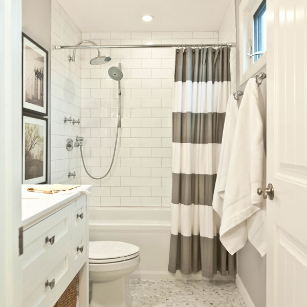 {Friday Favorites} 10 Incredibly Beautiful White Bathrooms Little