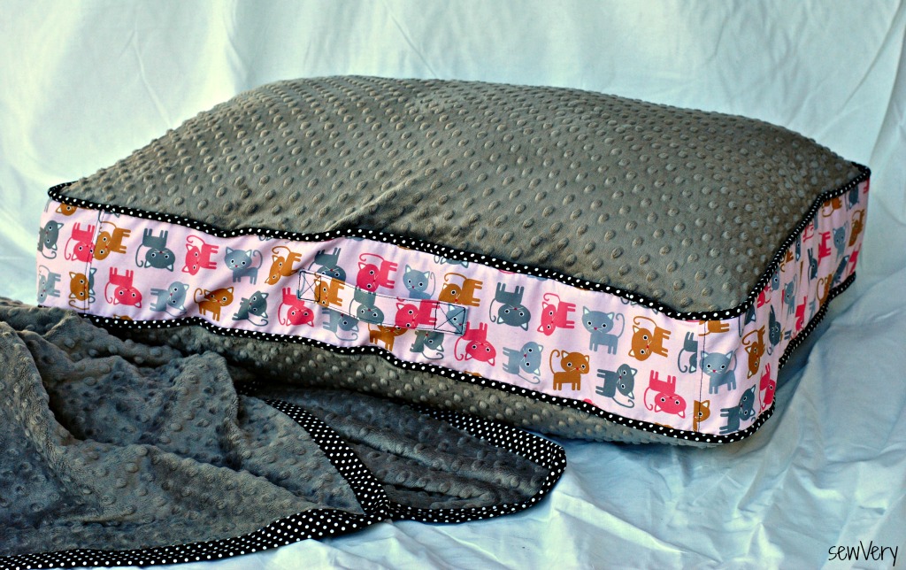 sewVery Cuddle Floor Pillow & Blanket Set