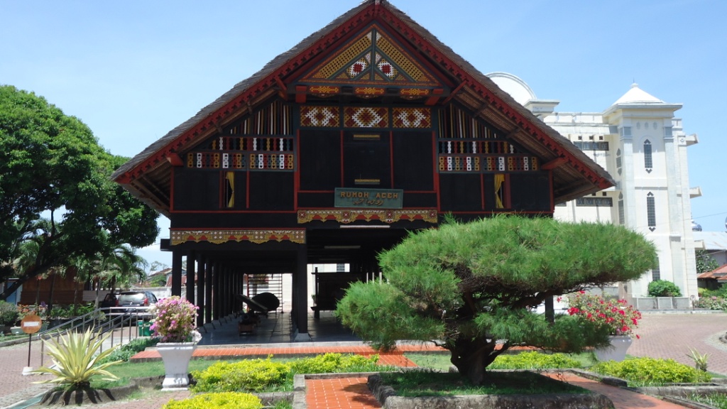 Mesium Aceh dan Rumah Adat Aceh - TOP 10 Informasi
