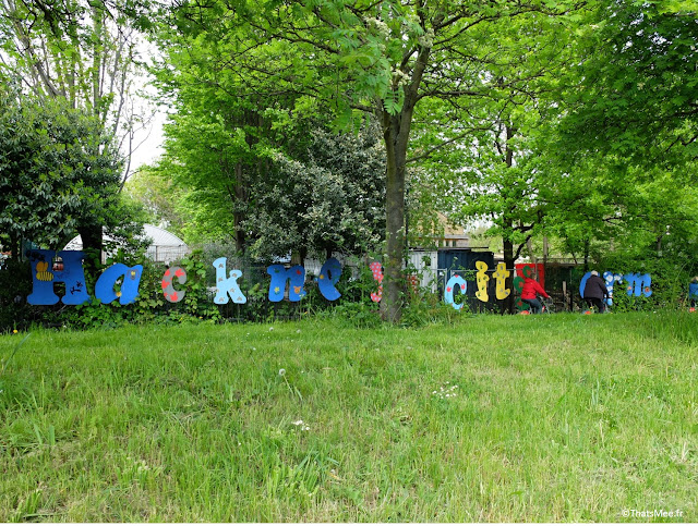 entrée lettres géantes enseigne Hackney City Farm Londres east london