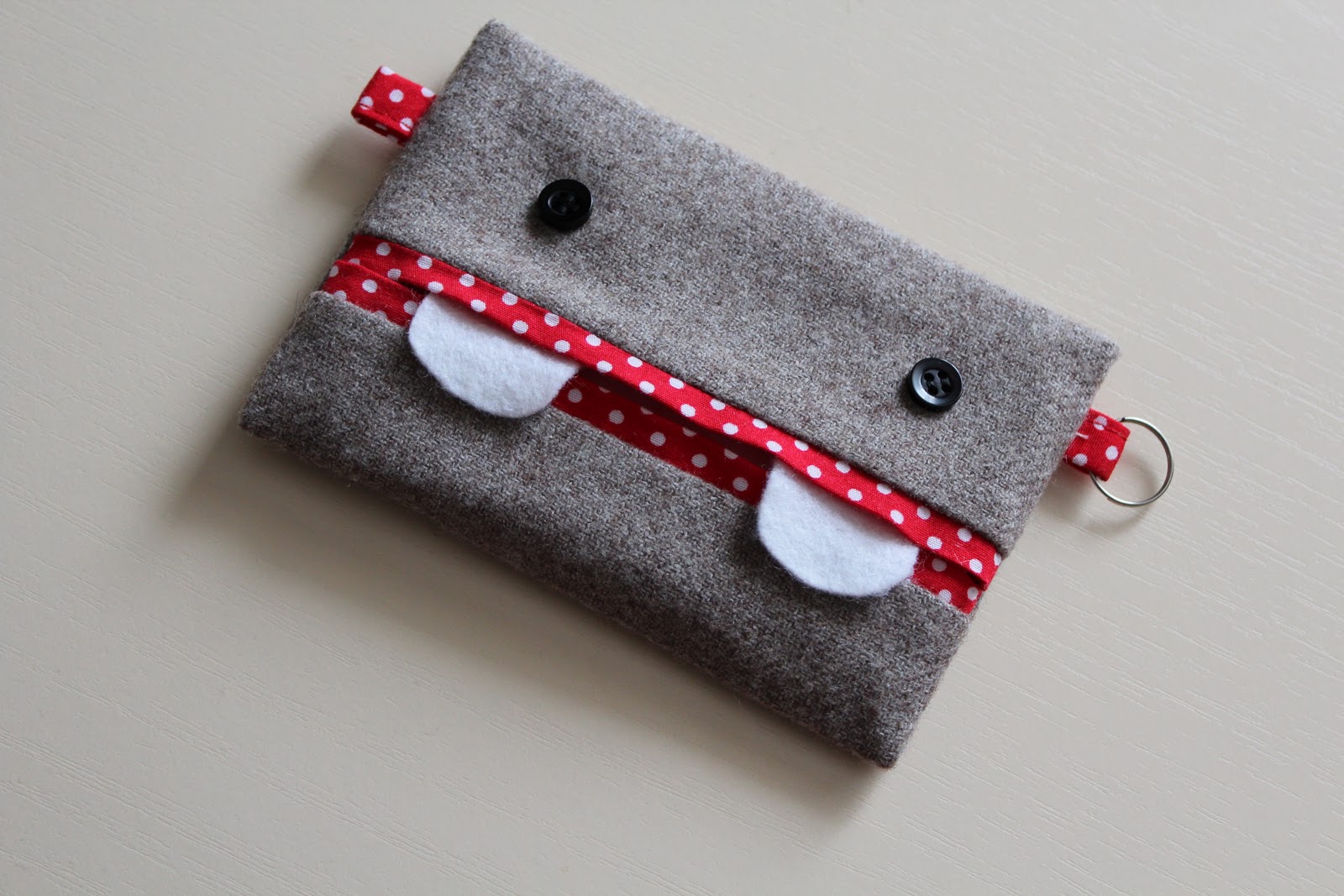 maker*land. How to make a monster tissue pouch.