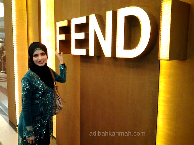 outside fendi boutique Fendi Baguette 15th Anniversary at KLCC had invited many popular malaysian artists, dress designers, and premium beautiful top agents