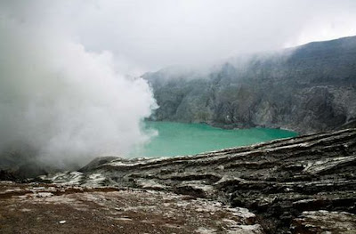 Api Biru di Kawah Ijen, Jawa Timur