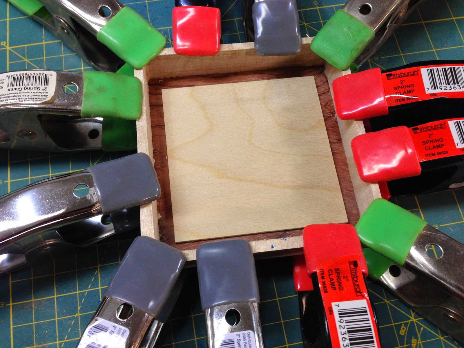 Scrollsaw Another look and using FIMO clay for inlay.