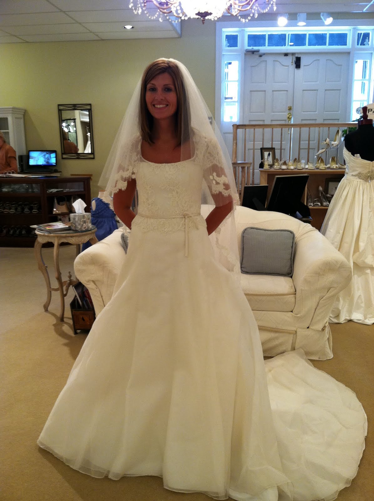 SAMPLE SALE Wedding Gowns Arzelle's