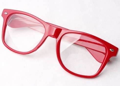 http://2.bp.blogspot.com/-T7fL7n-emB8/Ue26q78dIiI/AAAAAAAAIRI/Su652B7Z1Ss/s640/1360858692_481929566_3-oculos-Geek-Vintage-Retro-Wayfarer-Varias-Cores-Unisex-Sao-Paulo.jpg