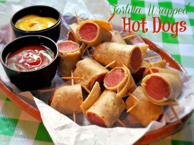 Hot Dogs Envueltos con Tortillas de Maíz - espanol.lacocinadeleslie.com