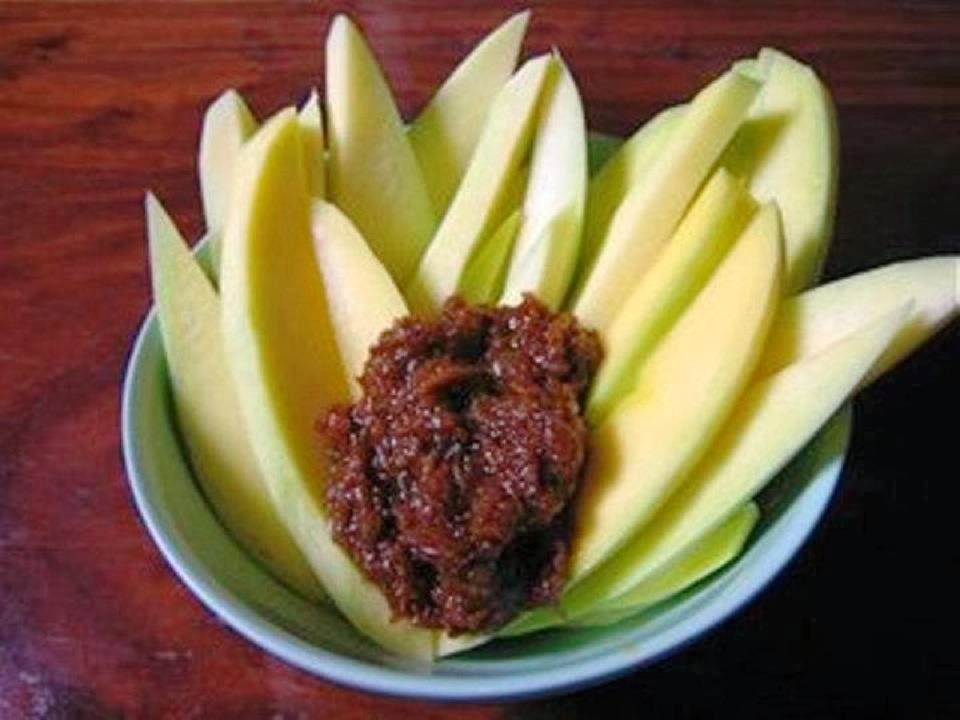 MY KITCHEN'S RECIPES and Travel Journal mangga with ginisang bagoong