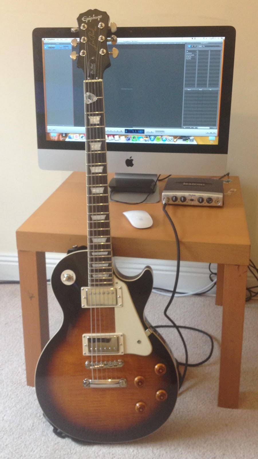 plug guitar into macbook