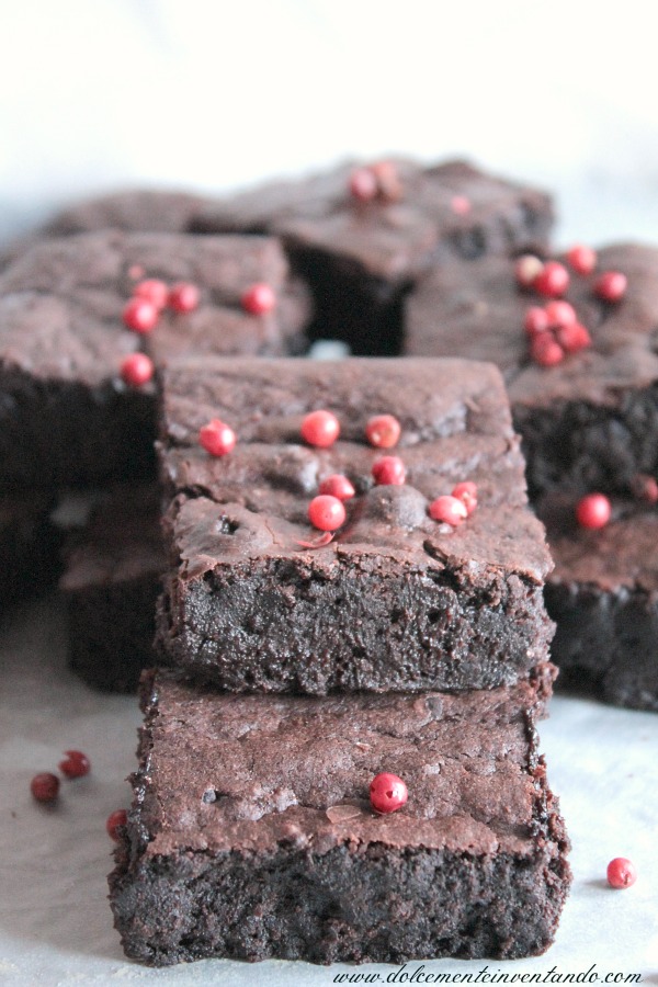 Dolcemente Inventando Brownies al cioccolato fondente e pepe rosa