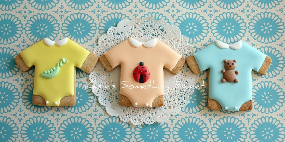 Katie&rsquo;s Something Sweet: Baby Onesie Cookies
