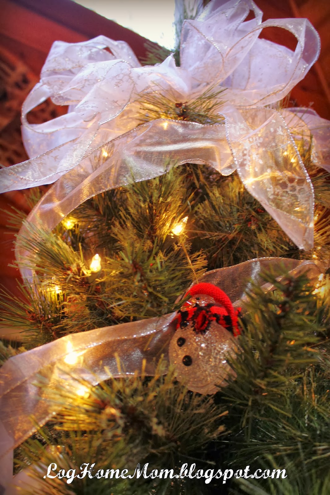 Log Home Mom Christmas Makes Me Feel Emotional