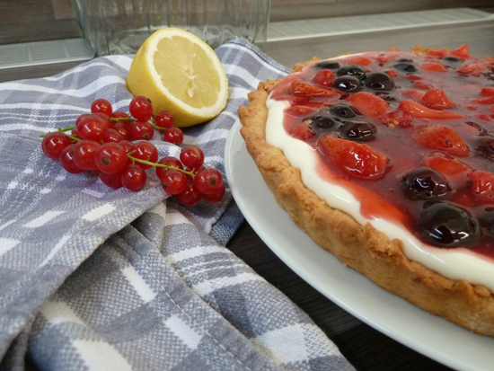 binedoro Blog ⎮ Aus meiner Küche: Sommerbeeren-Tarte ⎮ #ichbacksmir