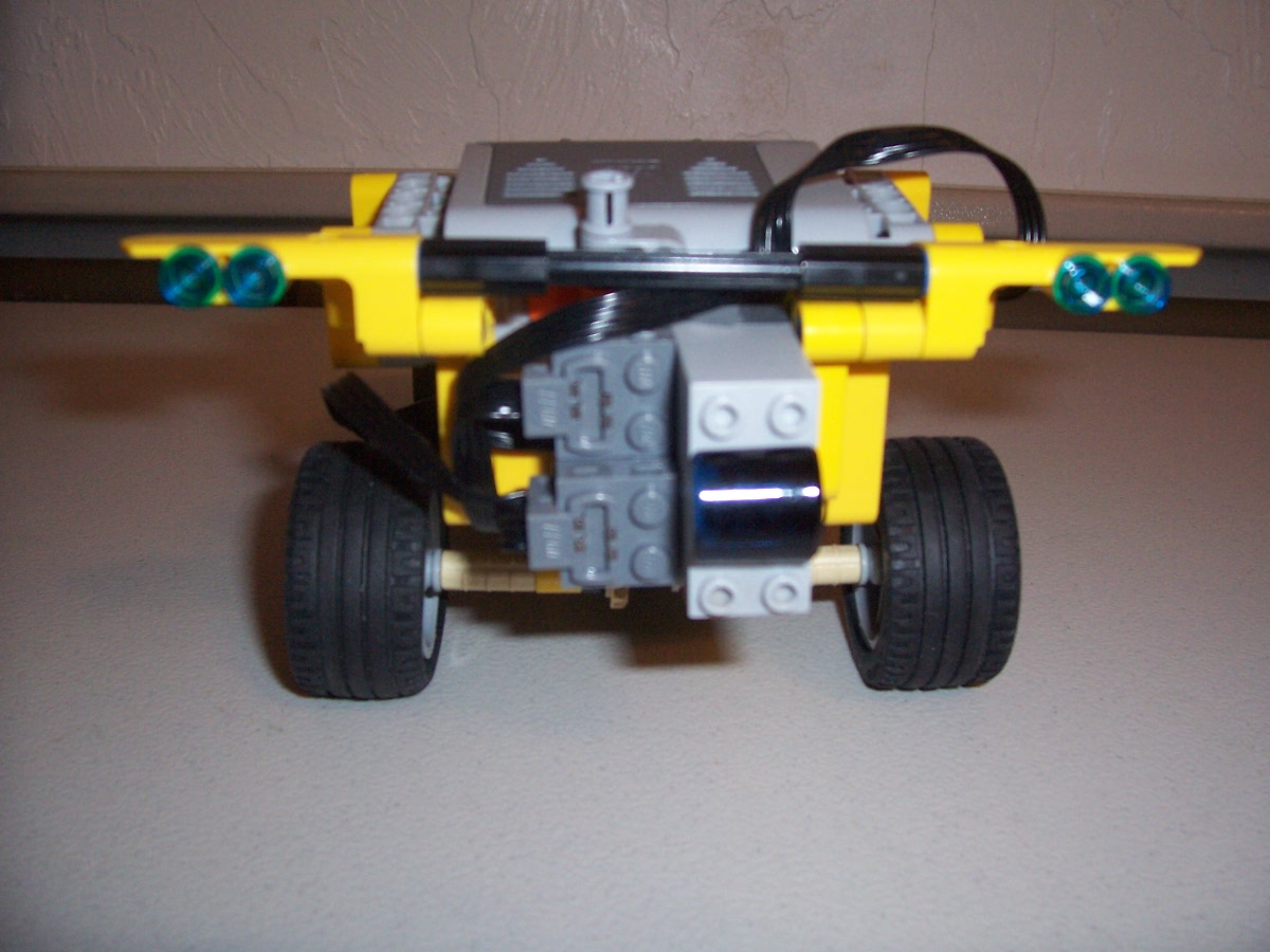 Moshi's Lego Creations Compact Lego RC Car