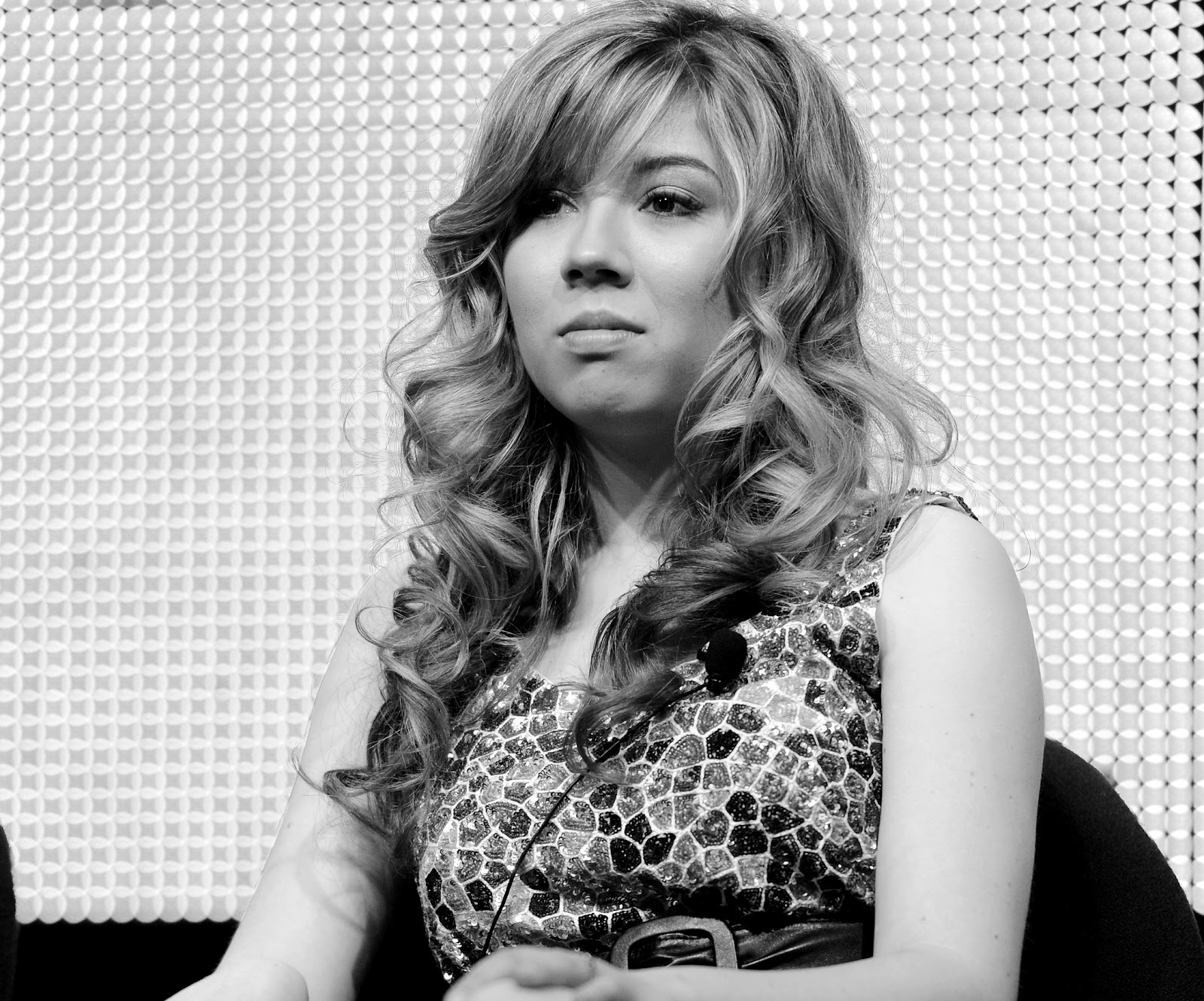 http://2.bp.blogspot.com/-TD2v-nzwZx0/T0_-2jmFhgI/AAAAAAAABVo/dxlAuqeZ-_A/s1600/64615-jennette-mccurdy-summer-tca-tour-day-10-001-.jpg