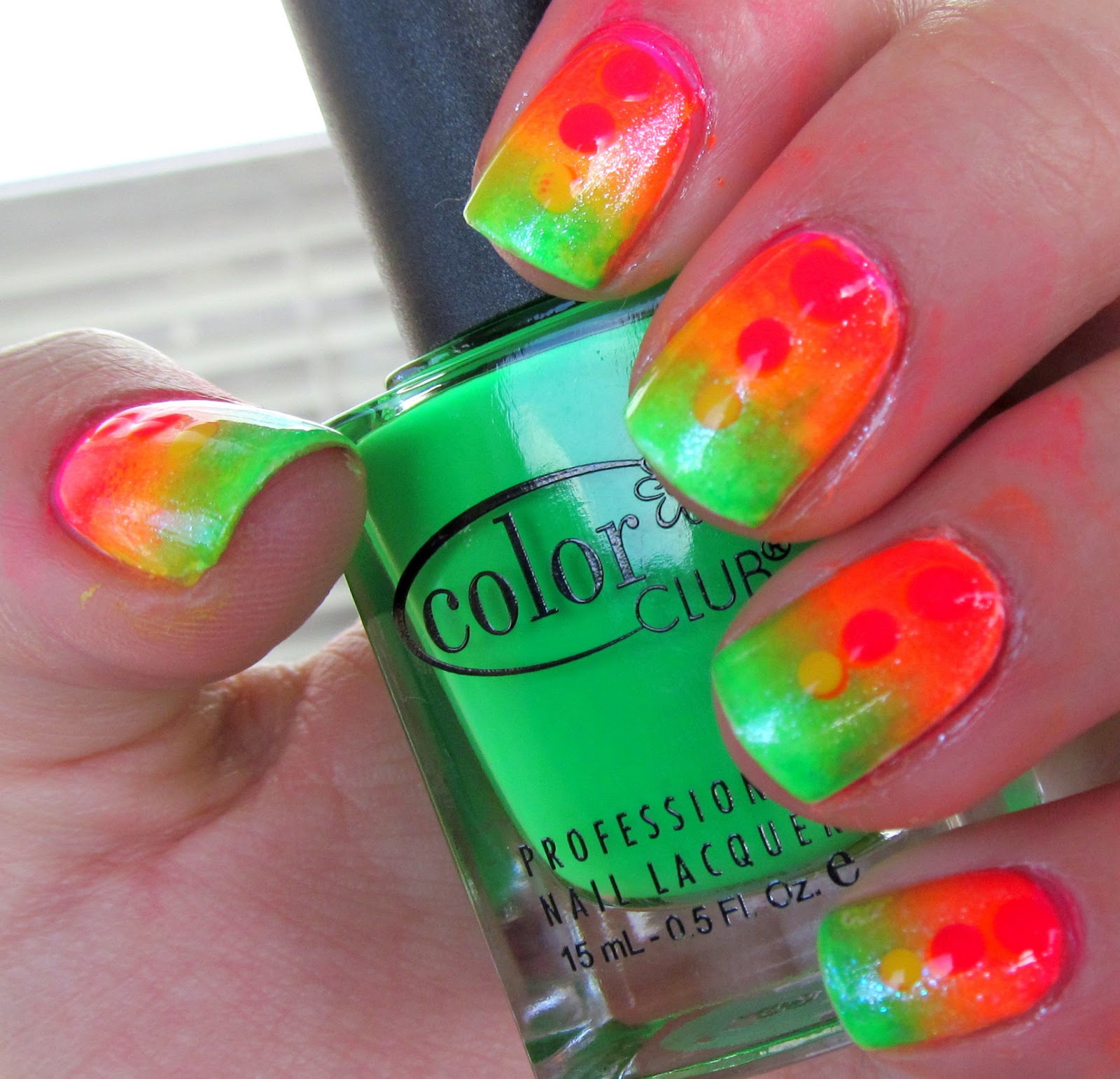Handtastic Intentions: Nail Art: Neon Summer Nail Gradient