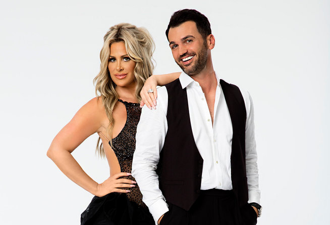 Watch Kim Zolciak-Biermann's Salsa Dancing Debut On #DWTS!