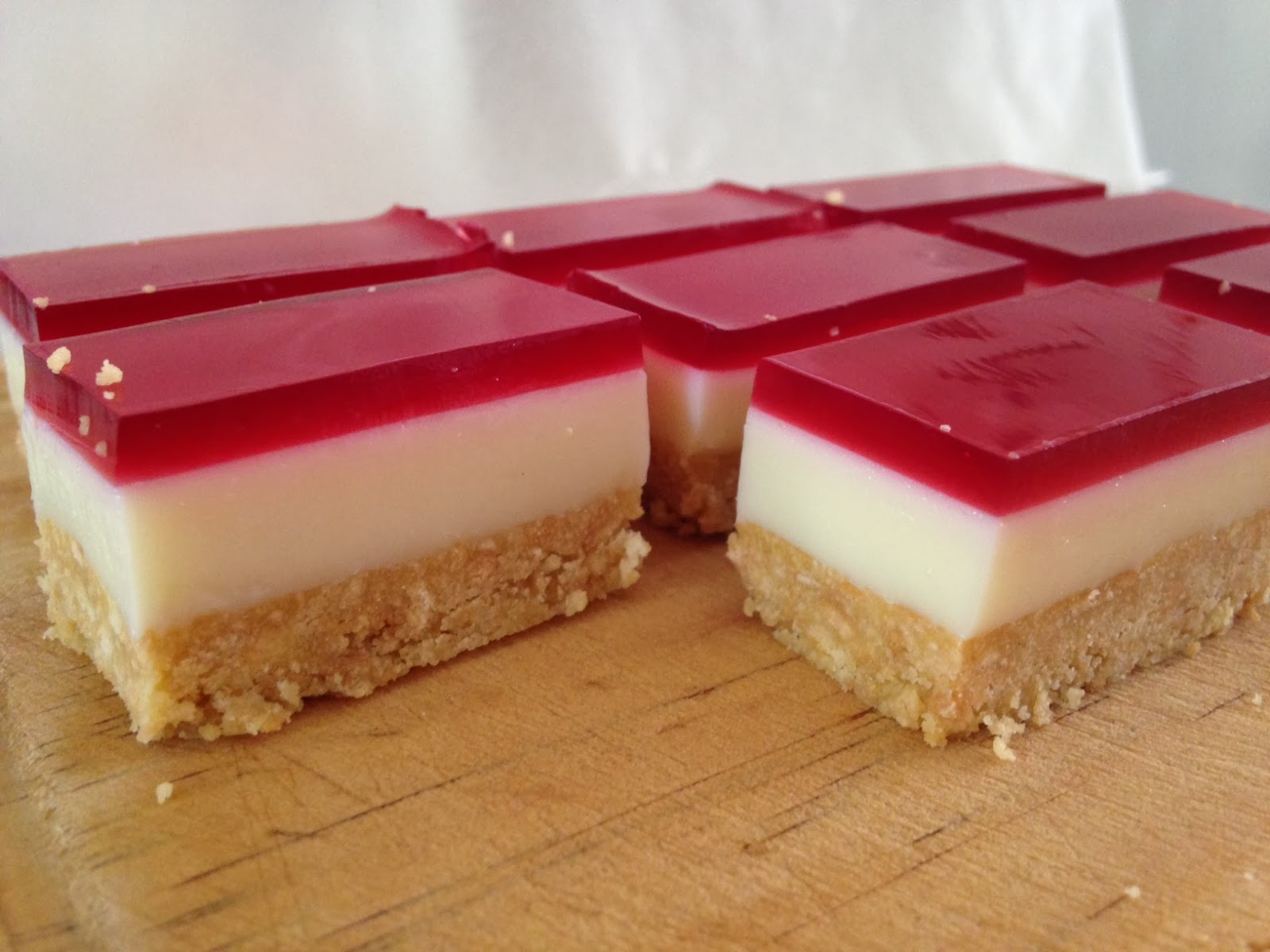 Lis's kitchen Jelly slice