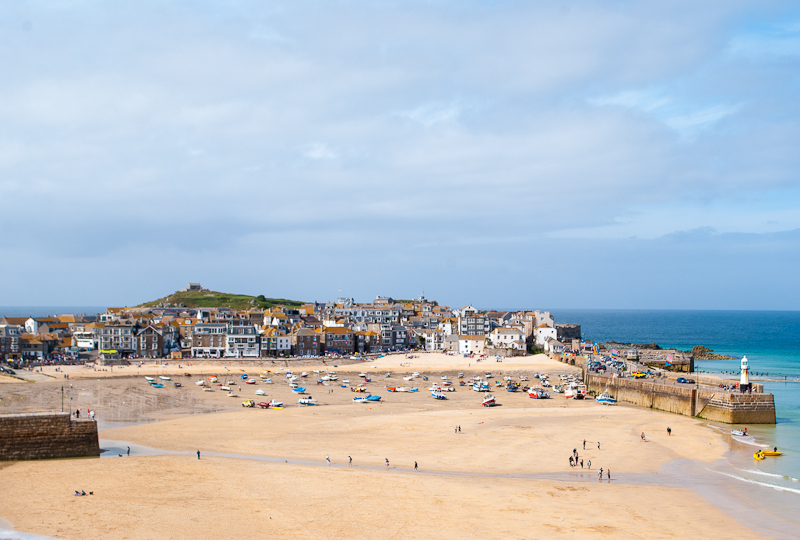 Beach and island view of st ives St ives the island in the background and its beach in the foreground west cornwall, england, UK