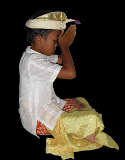 Situs Siwa Lingga Gumuk Payung Di Gunung Raung Kidung Suci Agama Hindu