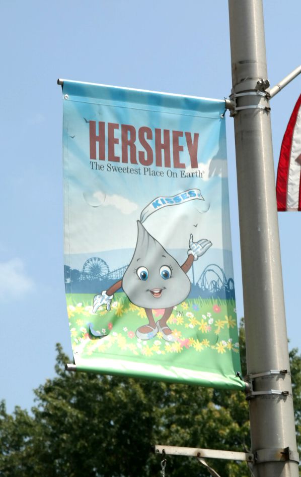 Pennsylvania & Beyond Travel Blog Downtown Street Signs in Hershey