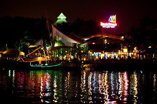 Bandar Djakarta Malam Hari