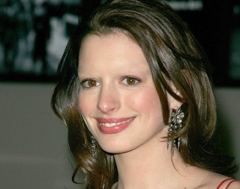 Celebs Without Eyebrows Anne Hathaway