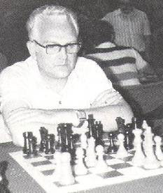 Joan Segura jugando ajedrez